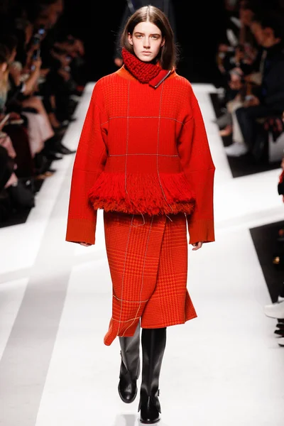 Look 4